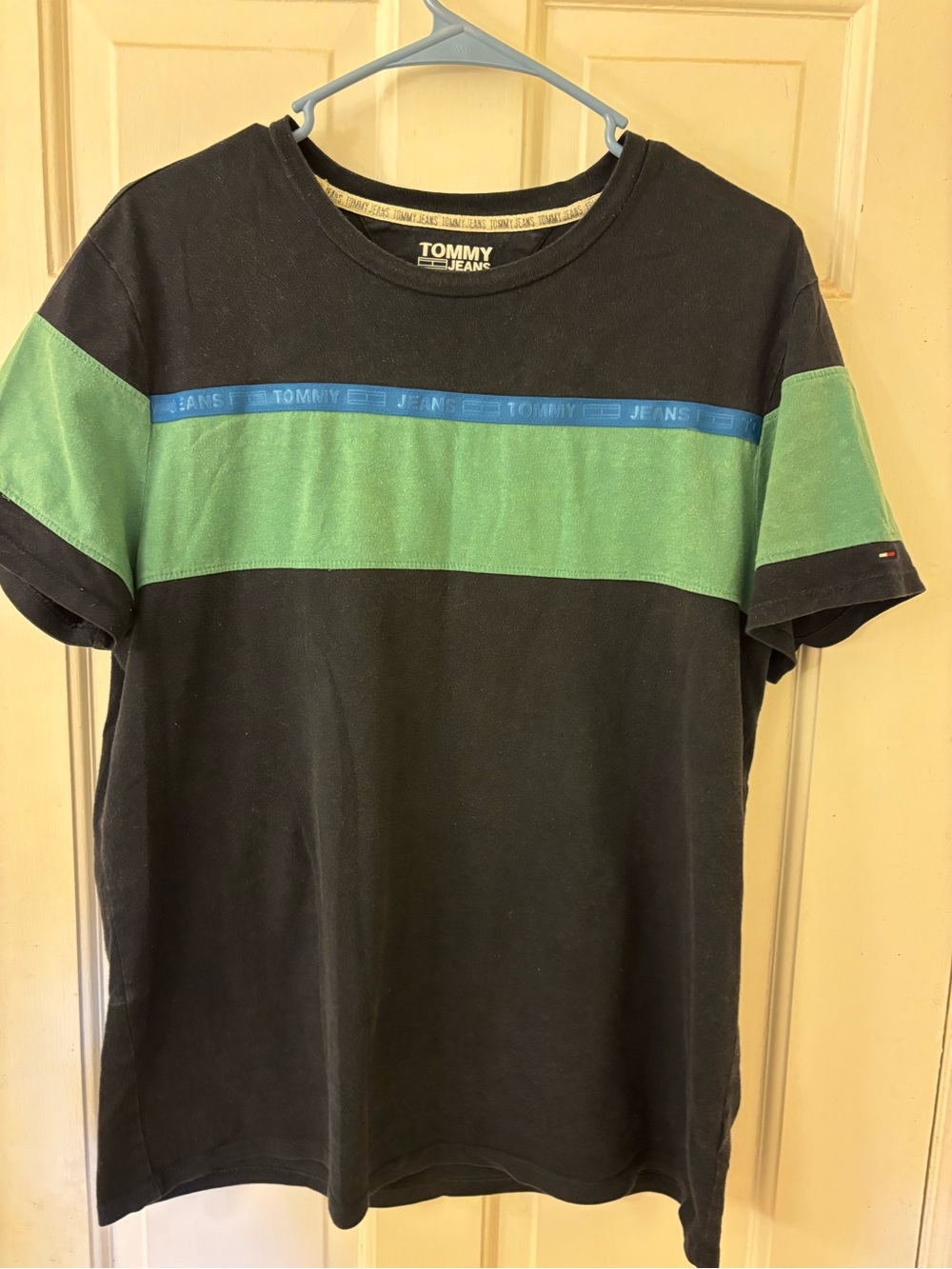 Tommy Hilfiger Men’s Black & Green Stripe Crew Neck T‑Shirt Size Medium